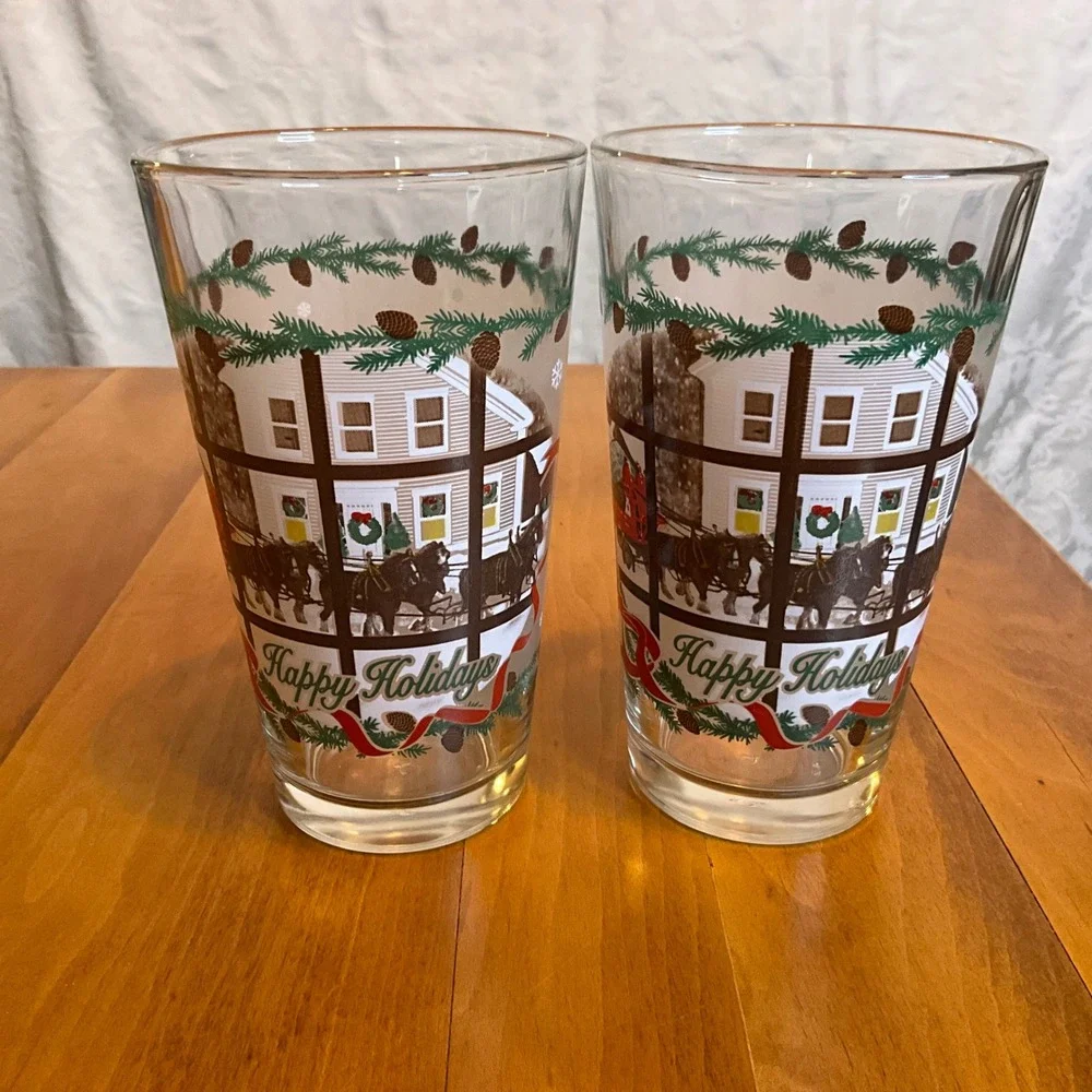 vintage Anchor Hocking Budweiser Holiday Frosted Glasses‎ 2 Horse Drawn Barware
